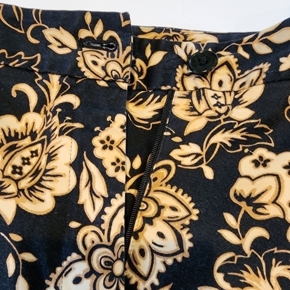 Jones New York Signature Woman Size 14W Black‎ Tan Flower Pants - Picture 6 of 7